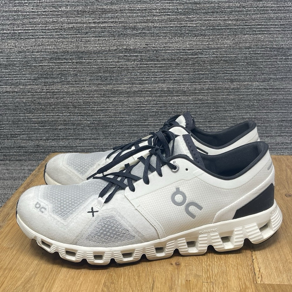 ON Cloud X 3 Running Shoes Women 10.5 White Black Sneakers Gym 60.98697 Lace Up